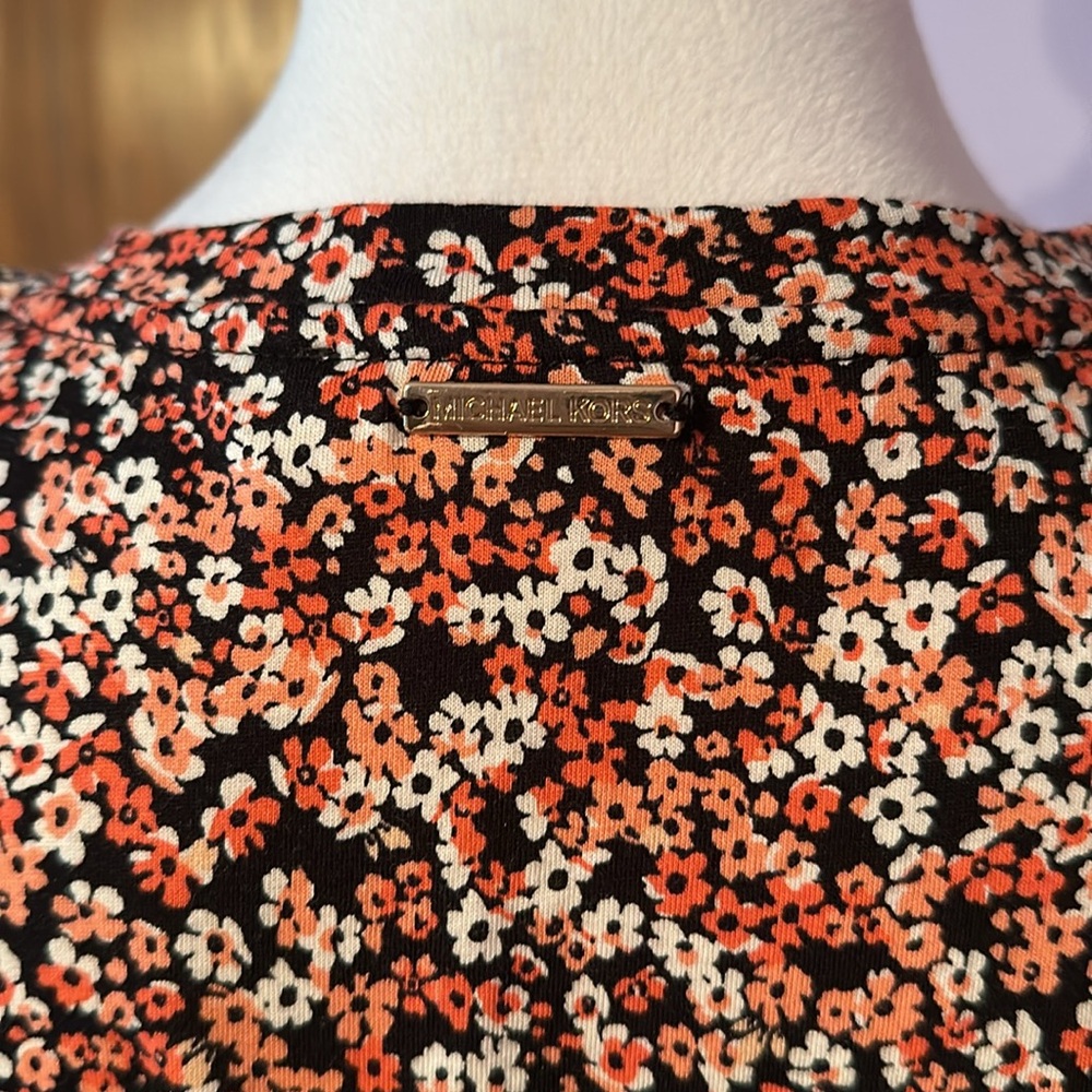 Set of two Michael Kors tops size small. - Picture 6 of 16